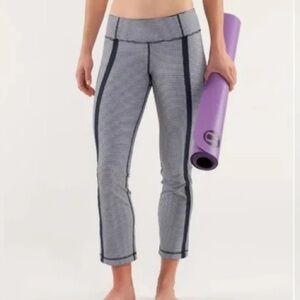 NWOT LULULEMON Coast to Class Gingham Inkwell cropped pants, 25” (US 10)